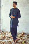 Buy_Kharakapas_Grey Handloom Cotton Dark Knight Kurta Set _at_Aza_Fashions