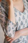 Karaj Jaipur_Grey Kurta And Dupatta Chanderi Pant Cotton Printed V Neck Set_at_Aza_Fashions