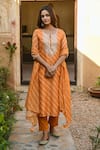 Buy_KARAJ JAIPUR_Orange Kurta Chanderi Printed Leheriya Notched Set _at_Aza_Fashions