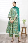 Samyukta Singhania_Green Pant Cotton Dupatta Kota Doriya Embroidery V Neck Printed Anarkali Set _Online_at_Aza_Fashions