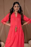 Label Kinjal Modi_Peach Cotton Silk Bandhani V Neck Pintucked Tunic And Pant Set _Online_at_Aza_Fashions
