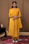 Buy_Label Kinjal Modi_Yellow Cotton Silk Bandhani Round Kurta Set _at_Aza_Fashions