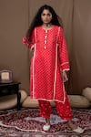 Buy_Label Kinjal Modi_Peach Cotton Silk Bandhani Round Print Kurta And Salwar Set _at_Aza_Fashions