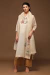 Buy_Oja_White Kurta And Stole Handloom Tissue Silk, Pant Linen Satin Applique Set _at_Aza_Fashions