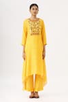 Buy_Label Anushree_Yellow Silk Round Bandhani Asymmetric Kurta And Pant Set  _Online_at_Aza_Fashions