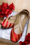 Buy_La Fiza_Red Sole Zuri Handcrafted Juttis_Online_at_Aza_Fashions