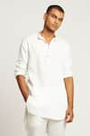 Buy_Son of A Noble Snob_White 100% Linen Plain Ambar Asymmetric Kurta  _Online_at_Aza_Fashions