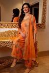 Buy_Gulabo Jaipur_Orange Opada Silk Dupatta Chiffon Leaf Neck Mehreen Floral Print Kurta Set_at_Aza_Fashions