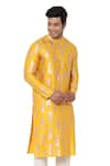 Buy_Masaba_Yellow Chanderi Foil Print Kurta _at_Aza_Fashions