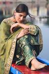 Heena Kochhar_Green Velvet Embroidered Kurta Set_Online_at_Aza_Fashions