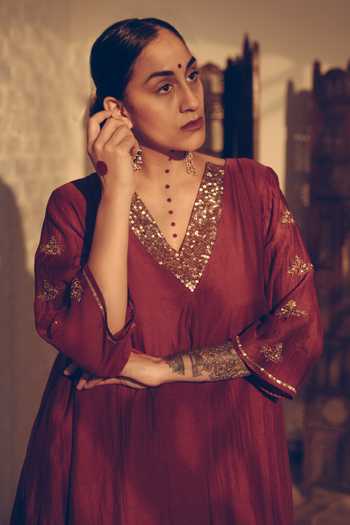 Buy_Sarang Kaur_Maroon Chanderi Silk Sequins, Beads V-neck Kurta And Pant Set _Online_at_Aza_Fashions