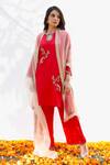 Buy_Pairaahan_Red Kurta Silk Embroidery Floral Keyhole Set _at_Aza_Fashions