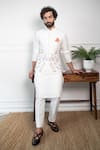 Buy_Contrast By Parth_White Pure Cotton Silk Floral Embroidered Bundi And Kurta Set _at_Aza_Fashions