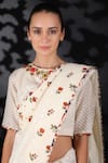 Buy_Nikasha_White Handwoven Cotton Jamdani Embroidery Round Saree With Blouse _Online_at_Aza_Fashions