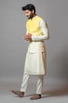 Paarsh_Yellow Bamberg Silk Embroidered Thread Work Aurora Ombre Bundi Kurta Set _Online_at_Aza_Fashions