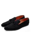 Buy_Kora By Nilesh Mitesh_Black Plain Tassel Handcrafted Loafers _at_Aza_Fashions