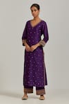 Ikshita Choudhary_Purple Chanderi Silk Embroidery Floral V Neck Kurta And Pant Set _Online_at_Aza_Fashions