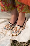 Buy_Oushk By Ussama Shabbir_White Embroidered Espadrilles _at_Aza_Fashions