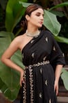 Prathyusha Garimella_Black Shantoon Embroidered Floral Motif One Shoulder Kurta Set  _Online_at_Aza_Fashions