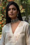 Buy_Beige_Off White Chanderi Embroidered Threadwork V Neck Floral Kurta Set _Online_at_Aza_Fashions