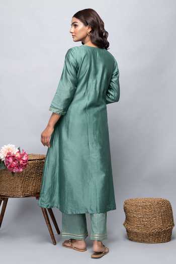 Shop_Kalakaari By Sagarika_Green Cotton, Chanderi Silk Threadwork Leaf Neck Kurta And Pant Set _at_Aza_Fashions
