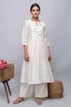 Buy_Kalakaari By Sagarika_Off White Chanderi Silk Embroidered Threadwork Notched Tunic _at_Aza_Fashions