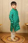 Tiny Colour Clothing_Green Floral Print Kurta Set For Boys_Online_at_Aza_Fashions