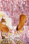 Buy_House Of Vian_White Rangmunch Tassel Juttis _Online_at_Aza_Fashions