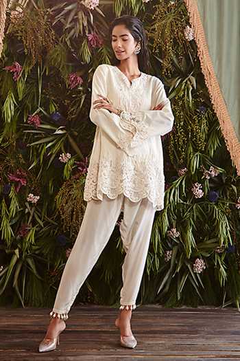 Ridhima Bhasin_Ivory Cotton And Crepe Beads & Thread Notched Floral Embroidered Kurta & Pant Set _Online_at_Aza_Fashions