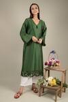 Ikshita Choudhary_Green Kurta Chanderi Silkpant Cotton Floral Cutwork V Neck And Pant Set_Online_at_Aza_Fashions
