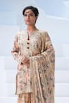 Simar Dugal_Peach Printed Kurta Set  _Online_at_Aza_Fashions