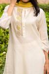 Buy_Priti Prashant_White Handwoven  Dupatta Mul Mandarin Collar Kurta Set _Online_at_Aza_Fashions