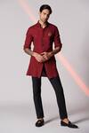 Buy_S&N by Shantnu Nikhil_Red Cotton Embroidery Thread Crest Short Kurta For Men_at_Aza_Fashions