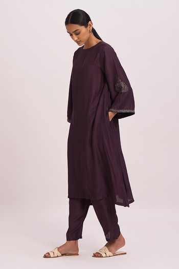 Buy_Dot_Purple Dupatta Chanderi, Kurta And Pant Cotton Silk Resham & Flared Sleeve Set _Online_at_Aza_Fashions