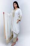 Daljit Sudan White Crepe And Georgette Tilla & Aari V Neck Embroidered Phiran Kurta Pant Set Online at Aza Fashions Daljit Sudan_White Crepe And Georgette Tilla & Aari V Neck Embroidered Phiran Kurta Pant Set _Online_at_Aza_Fashions