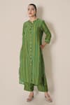 Buy_Kameez_Green Russian Silk Printed Chevron Mandarin Collar Kurta And Pant Set _at_Aza_Fashions