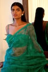 Buy_Shiori_Emerald Green Saree - Silk Organza And Embroidery Block Baag Floral _Online_at_Aza_Fashions