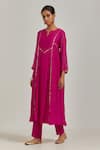 Ikshita Choudhary_Magenta Chanderi Embroidered Chita Notched Panelled Kurta Pant Set _Online_at_Aza_Fashions