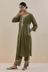 Buy_Makaan.51_Green Velvet Shell V Neck Silk Embroidered Kurta Set  _Online_at_Aza_Fashions