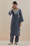 Makaan.51_Grey Silk Velvet Embroidered Pearl V Neck Kurta Set  _Online_at_Aza_Fashions