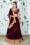 Talking Threads Maroon Silk Velvet Sweetheart Neck Bridal Lehenga Set Online at Aza Fashions Talking Threads_Maroon Silk Velvet Sweetheart Neck Bridal Lehenga Set _Online_at_Aza_Fashions