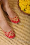 Shop_Kala_Red Gold Zari Swarna Embroidered Juttis _at_Aza_Fashions