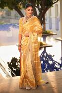 Sunaina Wrinkled Tissue Saree With Blouse