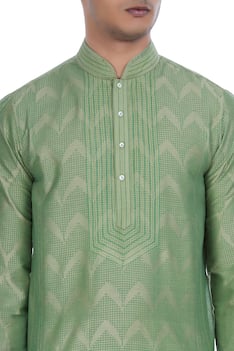 Block printed kurta with embroidered placket