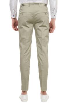 Pleated casual trousers with pockets