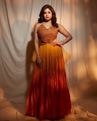 Indian beauty | Nice dresses, Bollywood fashion, Gowns dresses