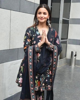 Alia Bhatt Kalank Promotion Looks: Best Kurtas, Shararas, Sarees | VOGUE  India | Vogue India