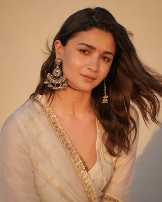 Which Anarkali Suit From Alia Bhatt's Closet Would You Like To Steal? |  IWMBuzz