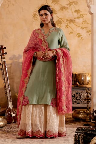 NAAZ BY NOOR