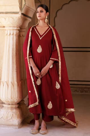 Bannhi by Priyanka Rathore